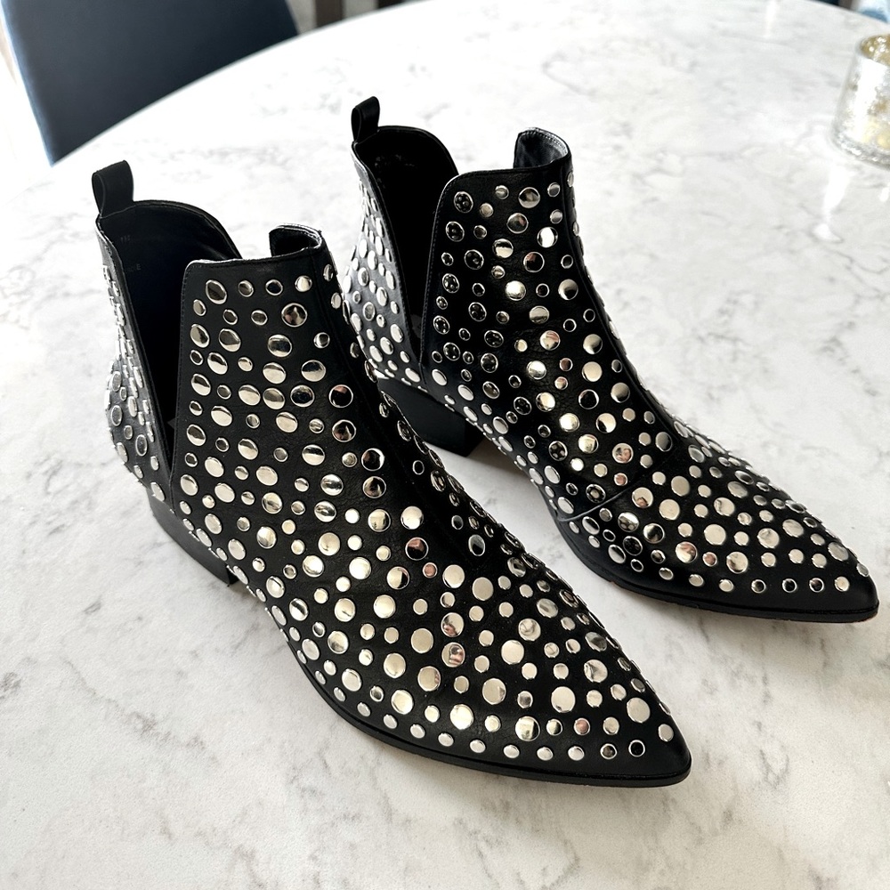 STEVE MADDEN RENATA STUDDED BOOTIE Size 11